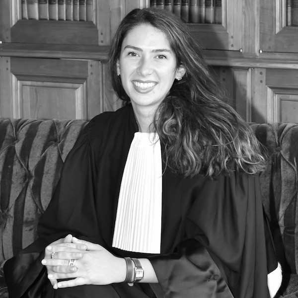 Les obligations de transparence dans le secteur pharmaceutique. Par Juliette Mellot, Avocate.