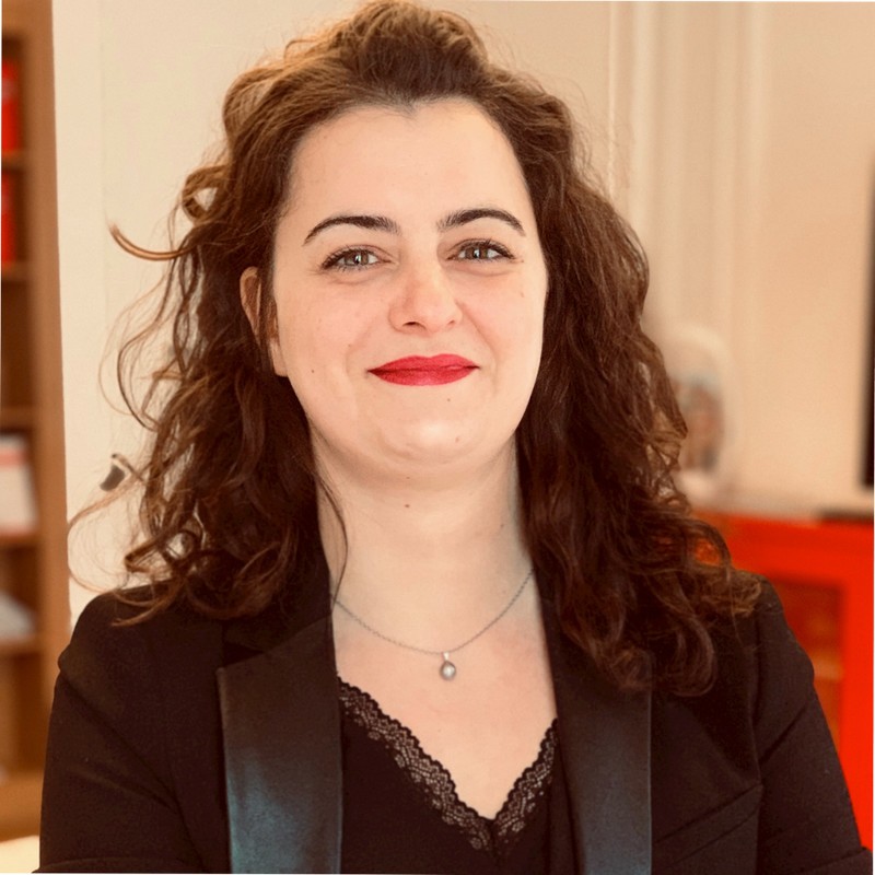 Consommateurs : que vérifier avant de signer un contrat ? Par Victoria Zaza, Avocat.