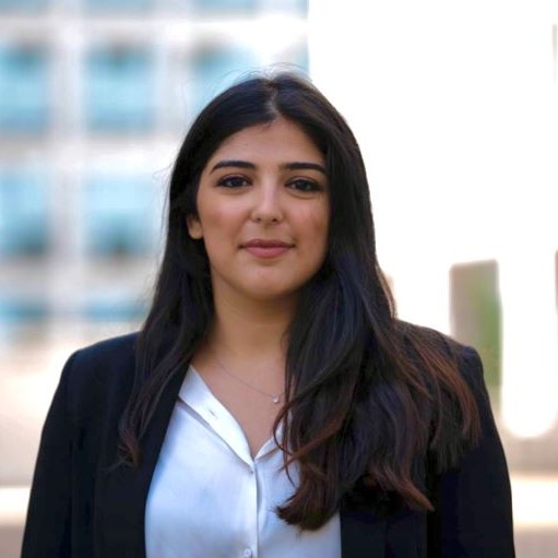 Etrangers en France : comment créer son entreprise ? Par Kenza Bennani, Juriste.