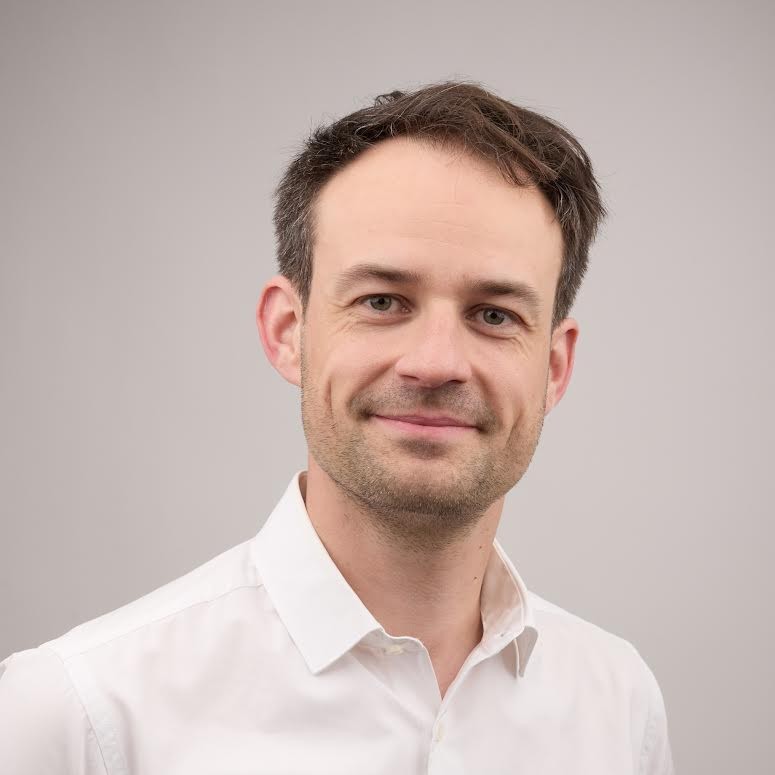 Tricher = contrefaire ? Le logiciel, le code et le droit d'auteur. Par Pierre Nieuwyaer, Avocat. 