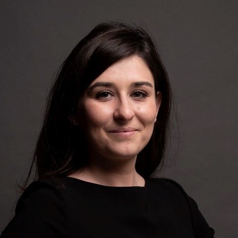 Retour au travail obligatoire : comment faire renaître la culture de l'entreprise ? Par Alexandra de Vasconcelos, Avocat.
