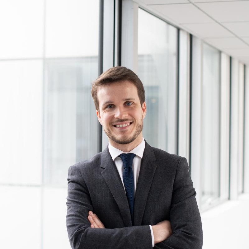 Solarisation et végétalisation des toitures et parcs de stationnement : quelles obligations au 1er janvier 2024 ? Par Nicolas Maillard, Avocat.