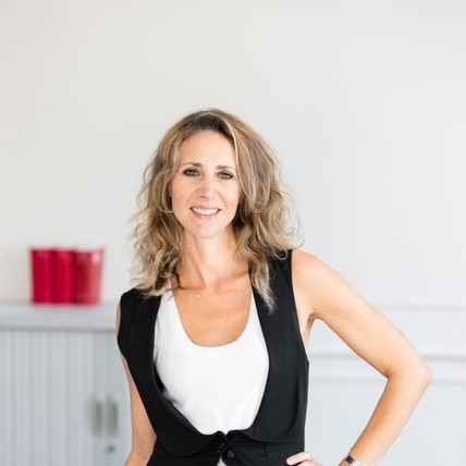 Les arrêtés d'extension améliorant les conditions de travail et de rémunération de la branche des hôtels, cafés et restaurants. Par Claire Peroux, Avocat.