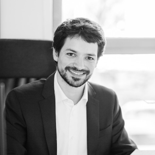 La régularisation par un permis modificatif, c'est niet en référé. Par Thomas Manhes, Avocat.