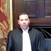 Exploitation d'officine de pharmacien et passage en S.E.L : l'enjeu fiscal. Par Karim Chibah, Avocat.