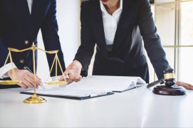 5 outils de communication interne pour améliorer la collaboration au sein des cabinets d'avocats.